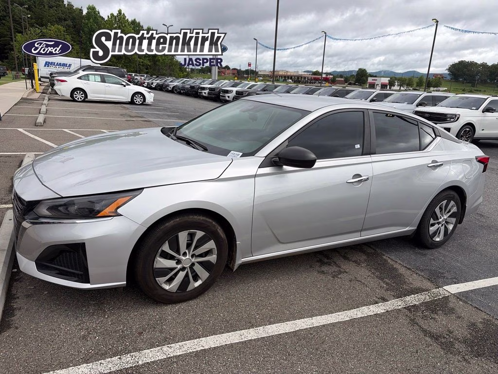 2024 Brilliant Silver Metallic Nissan Altima 2.5 S FWD Sedan
