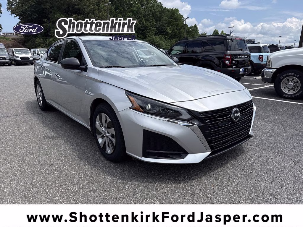 2024 Brilliant Silver Metallic Nissan Altima 2.5 S FWD Sedan