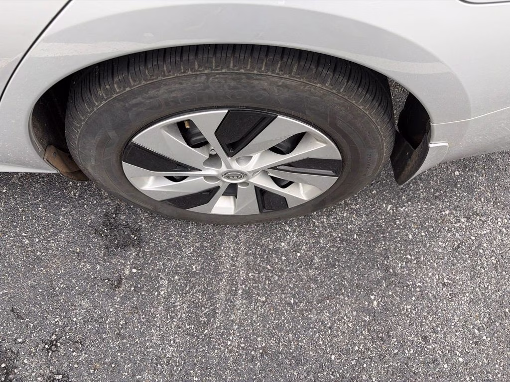 2024 Brilliant Silver Metallic Nissan Altima 2.5 S FWD Sedan