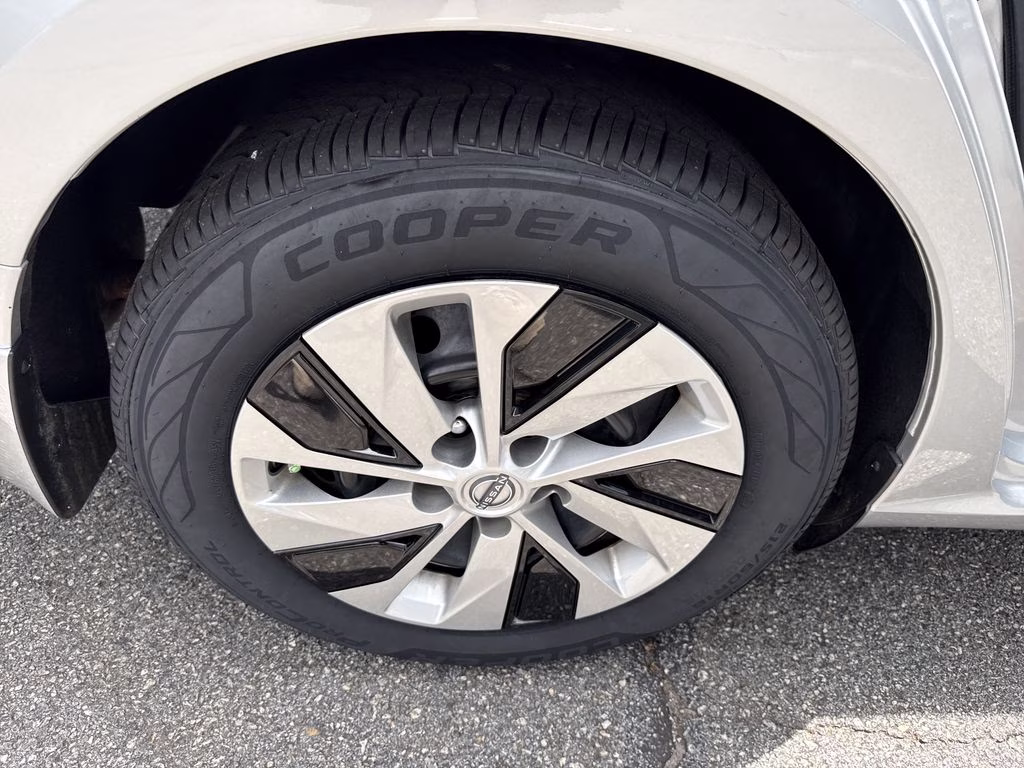 2024 Brilliant Silver Metallic Nissan Altima 2.5 S FWD Sedan