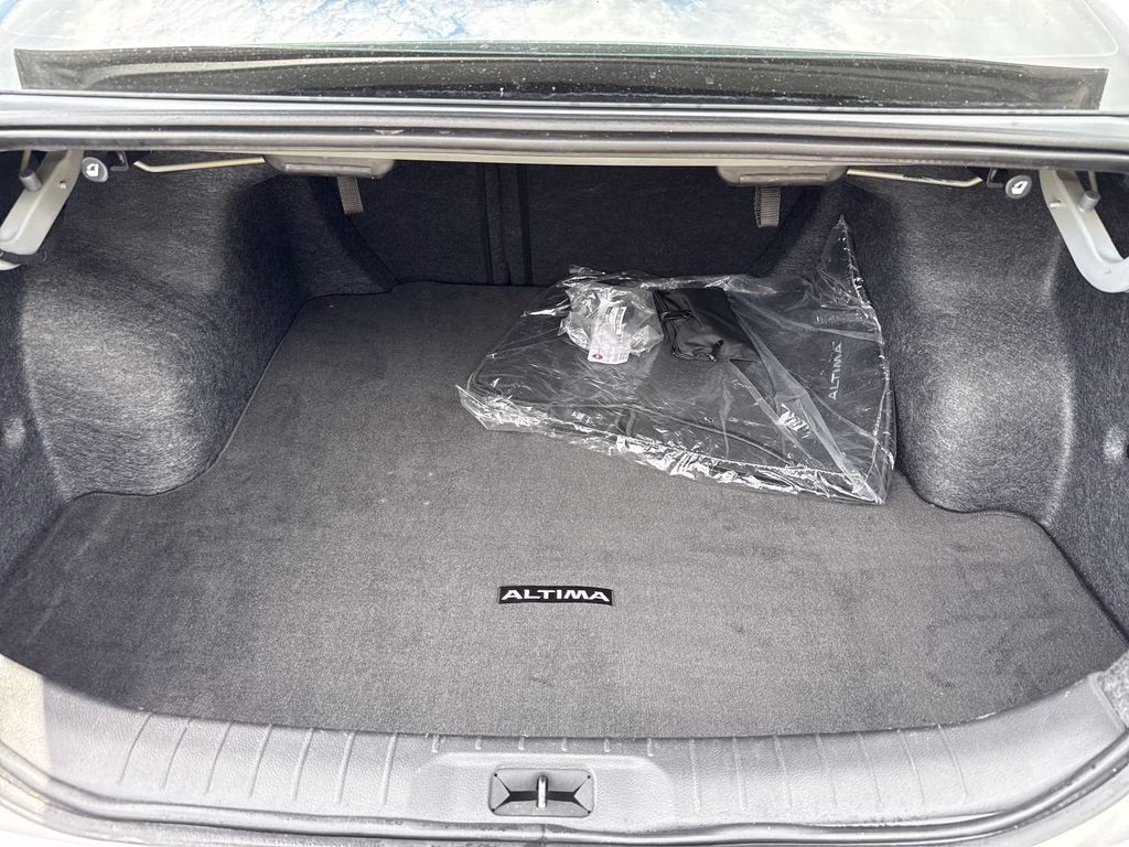 2024 Brilliant Silver Metallic Nissan Altima 2.5 S FWD Sedan