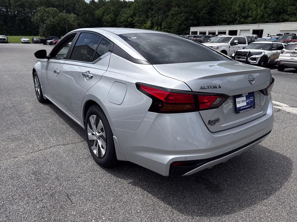 2024 Brilliant Silver Metallic Nissan Altima 2.5 S FWD Sedan