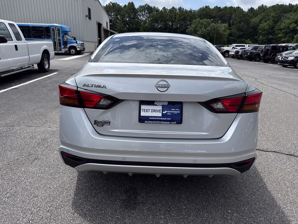 2024 Brilliant Silver Metallic Nissan Altima 2.5 S FWD Sedan