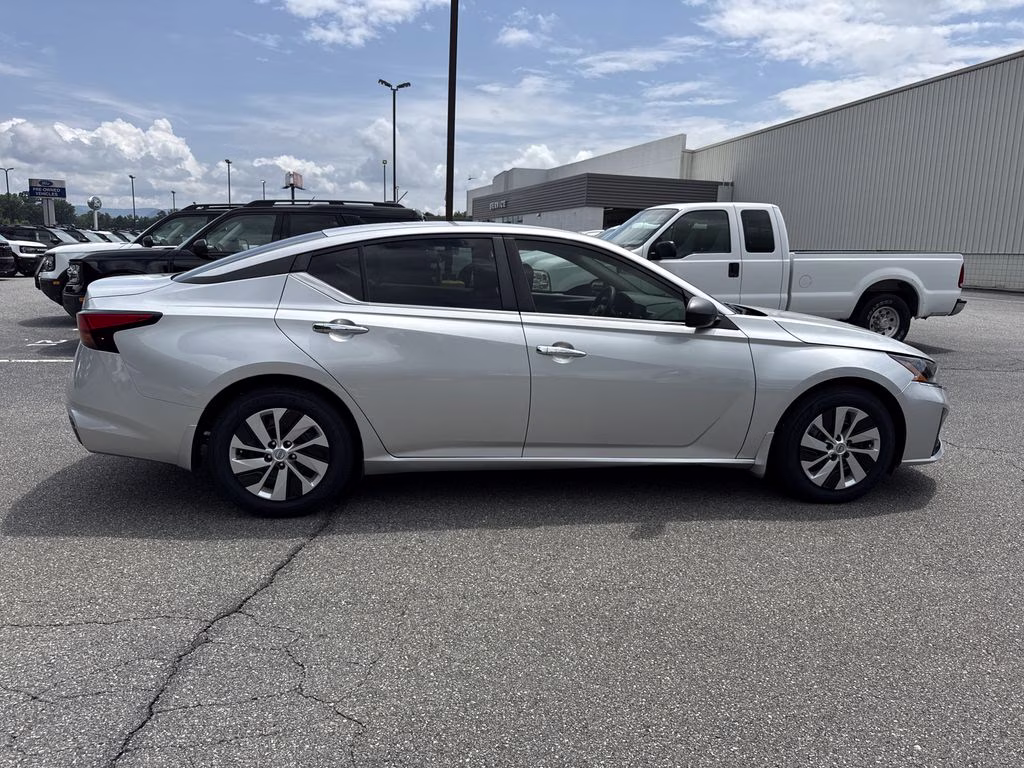 2024 Brilliant Silver Metallic Nissan Altima 2.5 S FWD Sedan