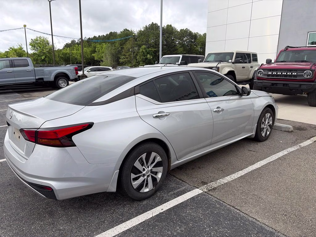 2024 Brilliant Silver Metallic Nissan Altima 2.5 S FWD Sedan