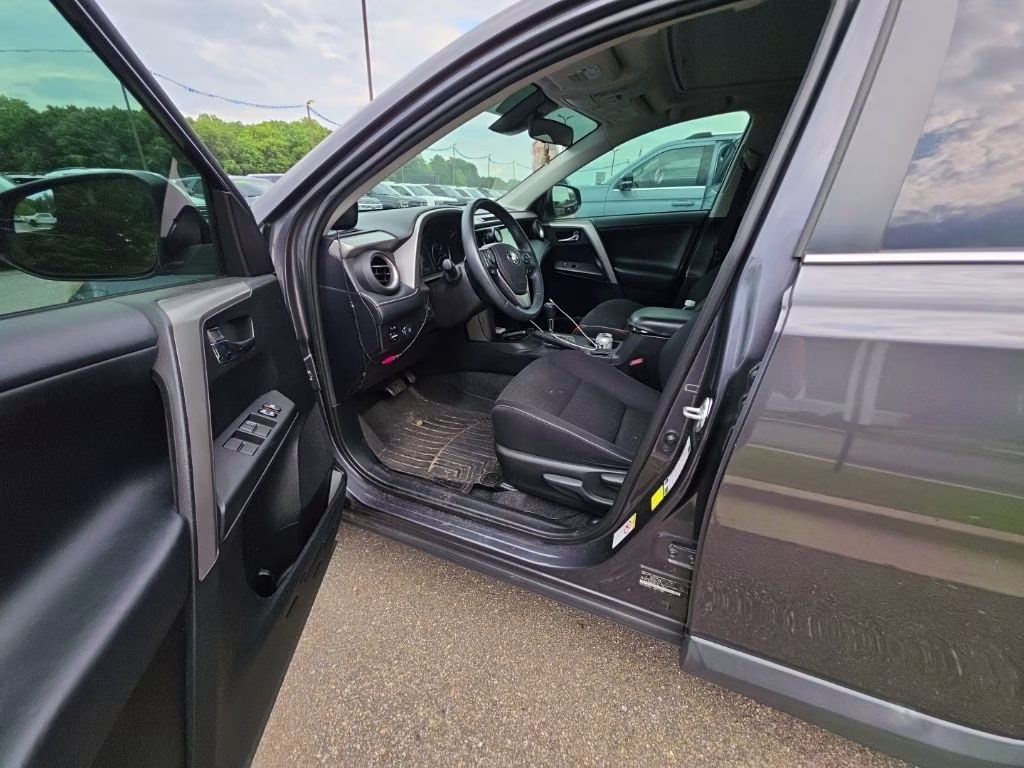2017 Magnetic Gray Metallic Toyota RAV4 XLE FWD SUV