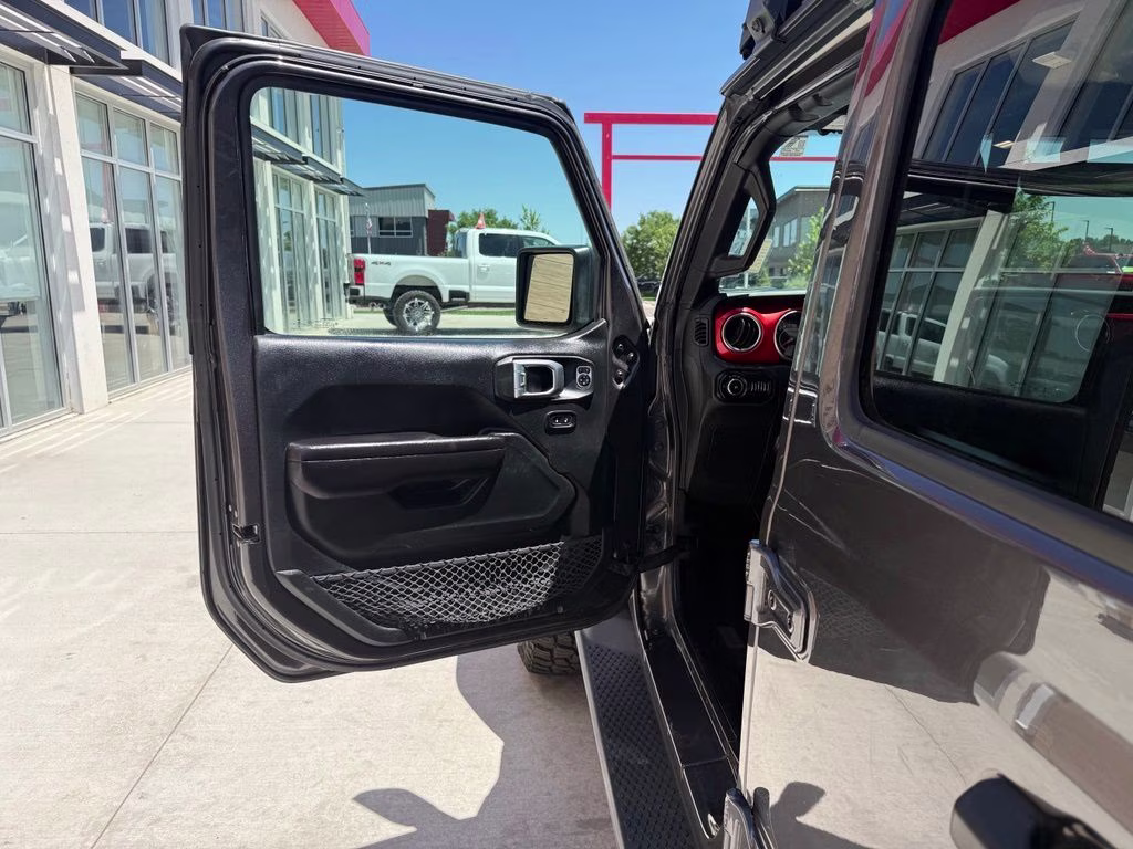 2018 Granite Crystal Metallic Clearcoat Jeep Wrangler Unlimited Rubicon 4X4 SUV