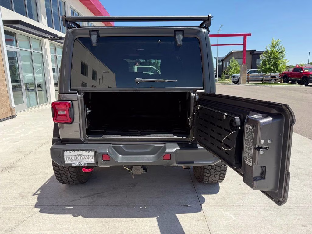 2018 Granite Crystal Metallic Clearcoat Jeep Wrangler Unlimited Rubicon 4X4 SUV