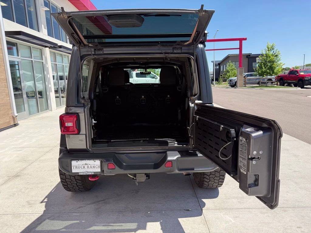 2018 Granite Crystal Metallic Clearcoat Jeep Wrangler Unlimited Rubicon 4X4 SUV