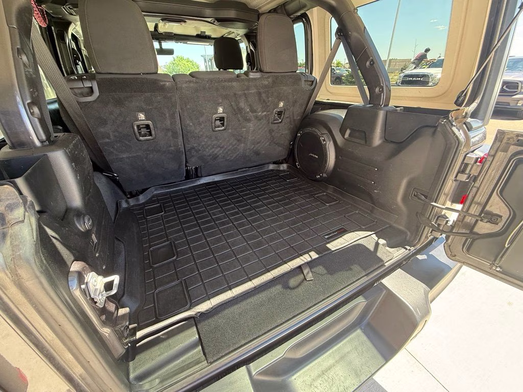 2018 Granite Crystal Metallic Clearcoat Jeep Wrangler Unlimited Rubicon 4X4 SUV