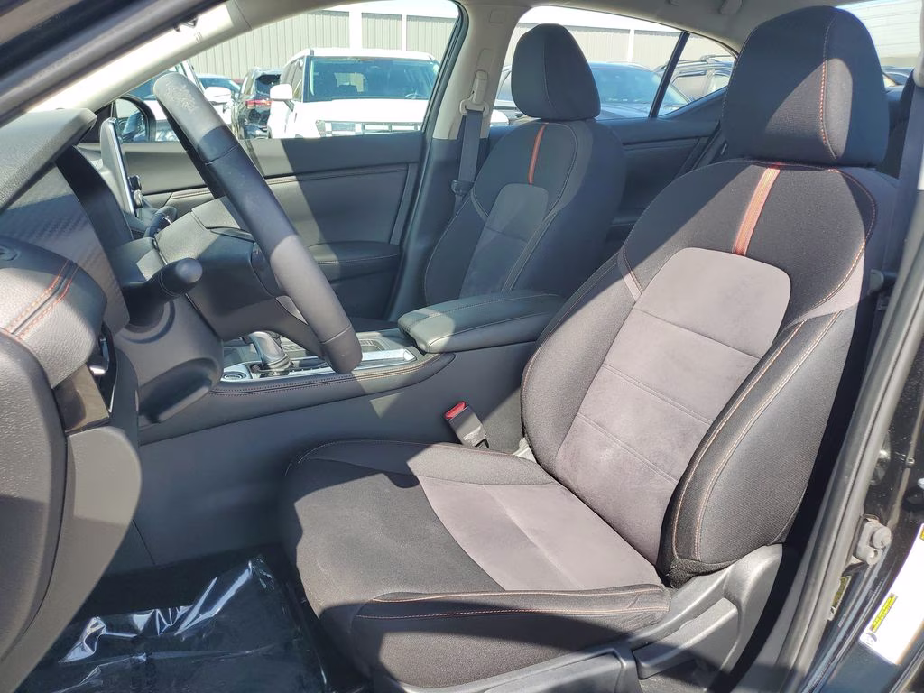 2021 Super Black Nissan Sentra SR FWD Sedan