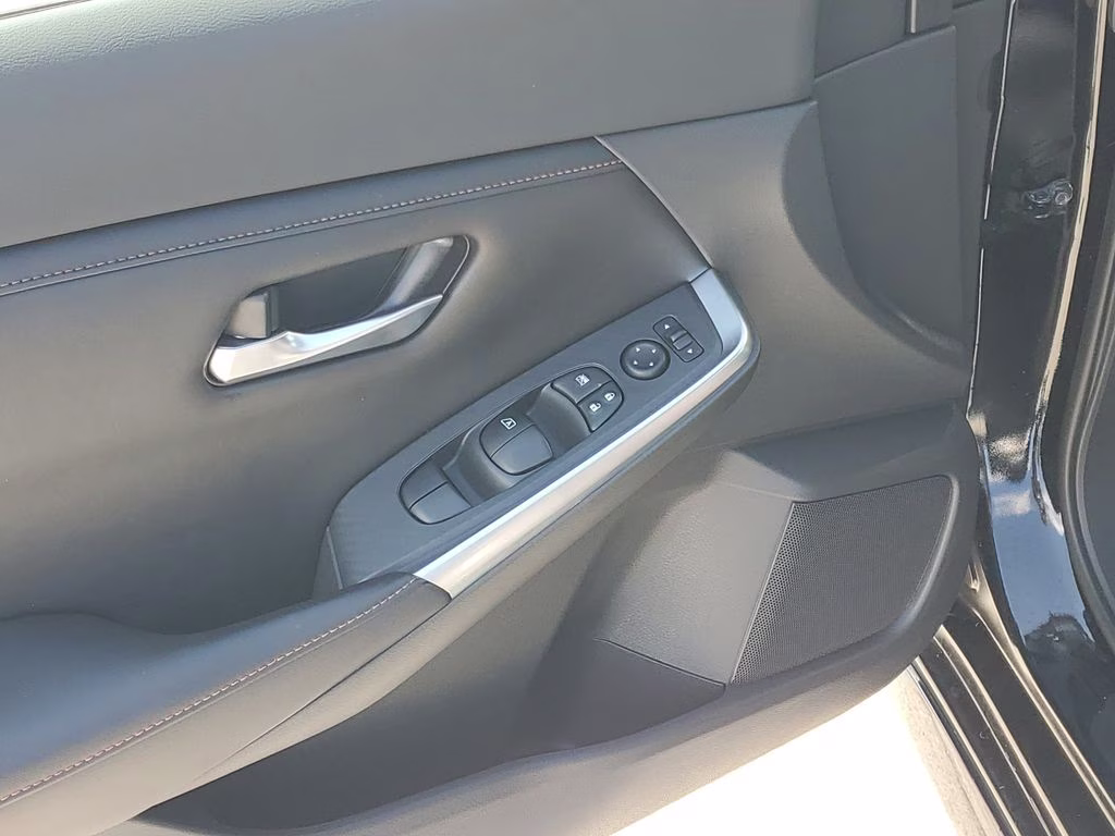 2021 Super Black Nissan Sentra SR FWD Sedan