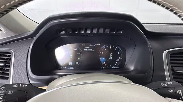 2021 Gray Metallic Volvo XC90 T6 Momentum AWD SUV