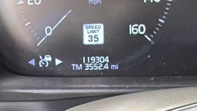 2021 Gray Metallic Volvo XC90 T6 Momentum AWD SUV