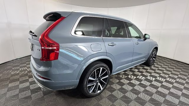 2021 Gray Metallic Volvo XC90 T6 Momentum AWD SUV