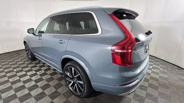 2021 Gray Metallic Volvo XC90 T6 Momentum AWD SUV
