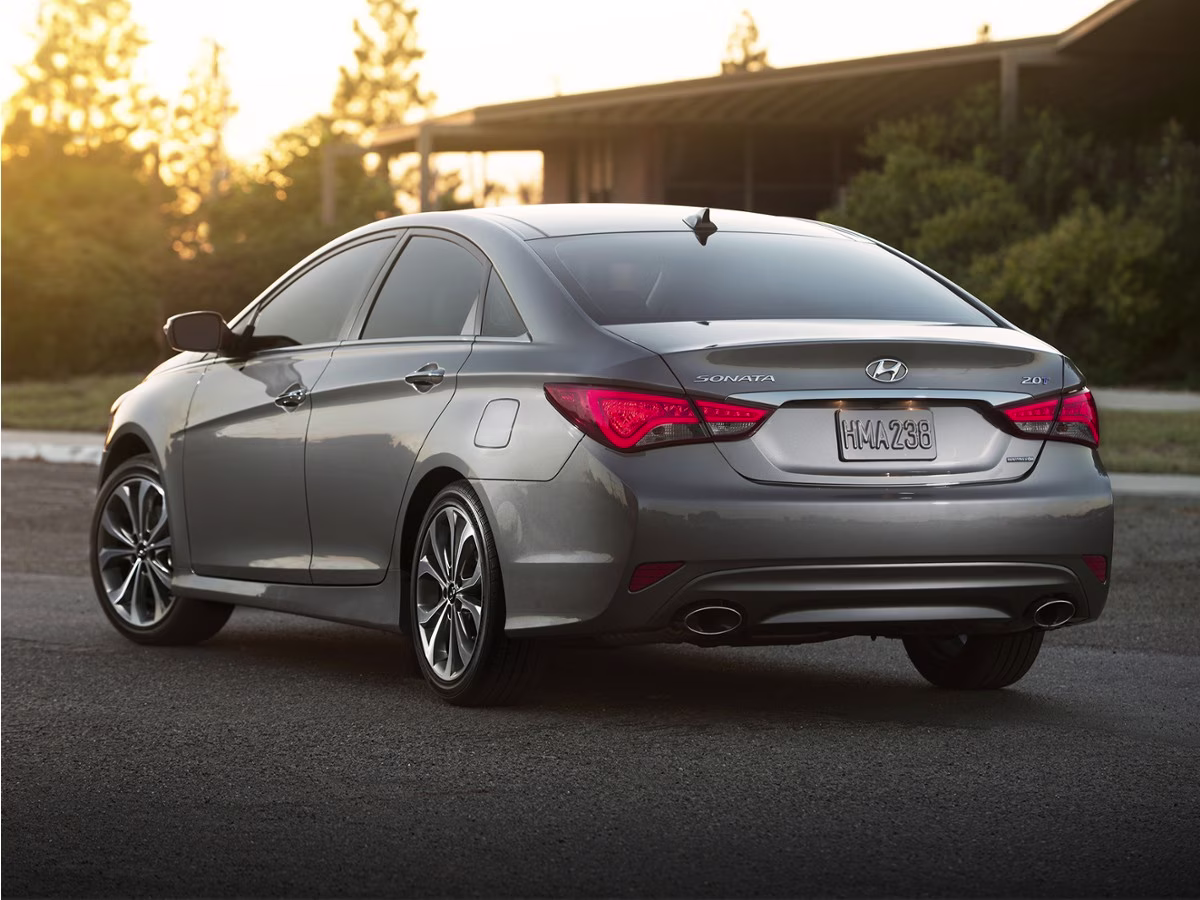 2014 Radiant Silver Metallic Hyundai Sonata GLS FWD Sedan