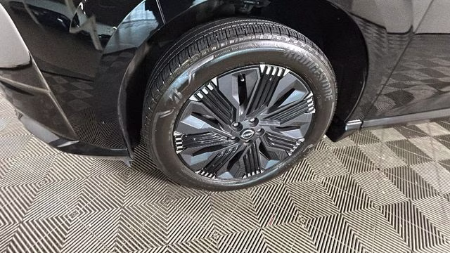 2025 Super Black Nissan Murano Platinum AWD SUV