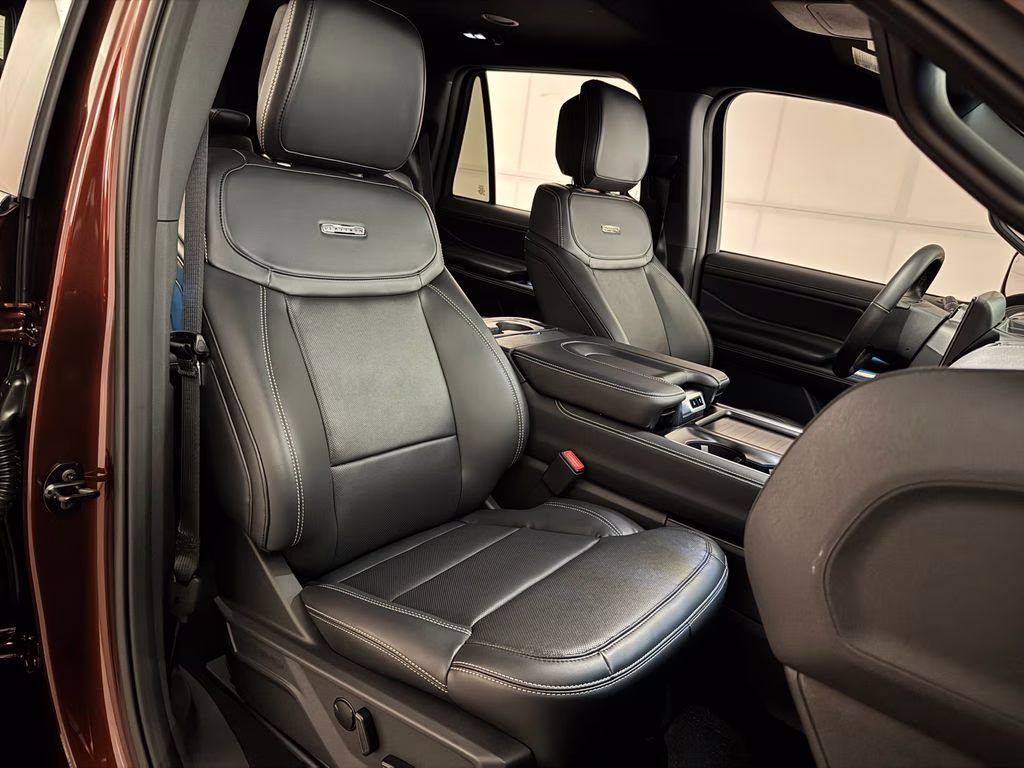2027 Bronze Fire Metallic Tinted Clearcoat Ford Expedition Platinum 4X4 SUV