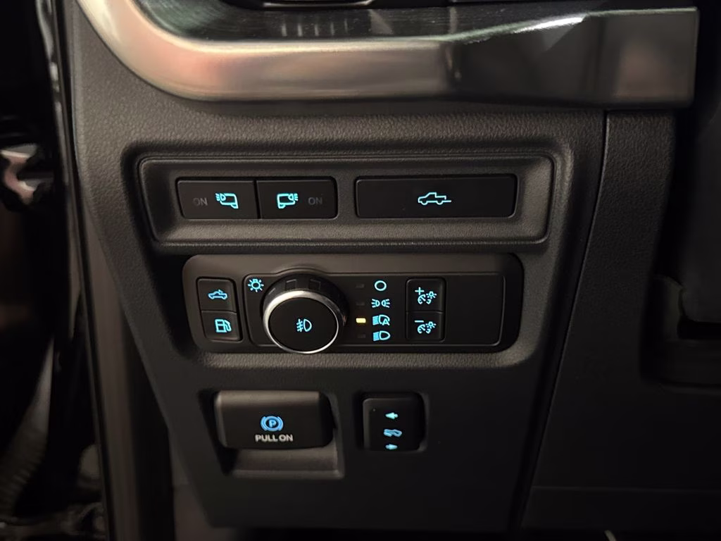 2021 Agate Black Metallic Ford F-150 Lariat 4X4 Truck