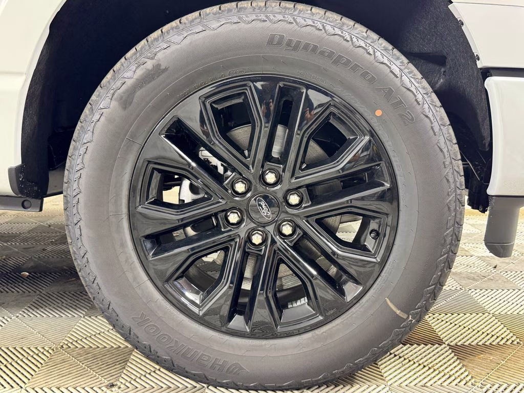 2026 Avalanche Ford F-150 Lariat 4X4 Truck