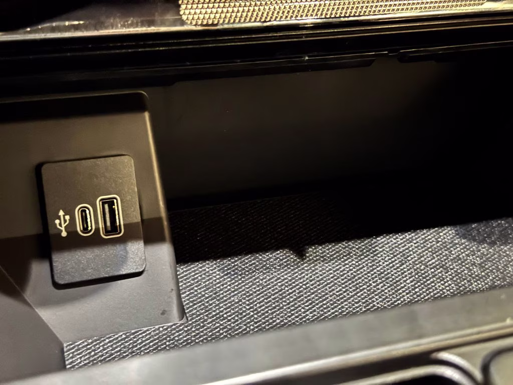 2026 Avalanche Ford F-150 Lariat 4X4 Truck