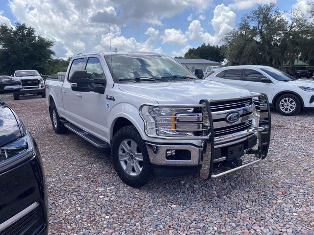 2018 White Platinum Clearcoat Metallic Ford F-150 Lariat 4X4 Truck