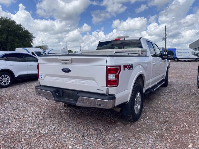 2018 White Platinum Clearcoat Metallic Ford F-150 Lariat 4X4 Truck