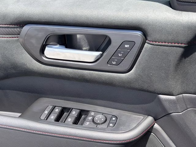 2026 Everest White Pearl/Black Nissan Armada NISMO 4X4 SUV