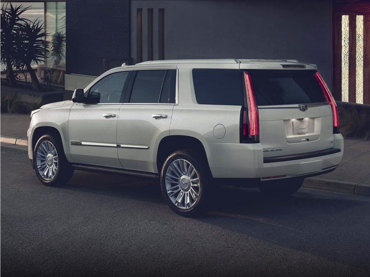 2016 Crystal White Tricoat Cadillac Escalade ESV Luxury 4X4 SUV