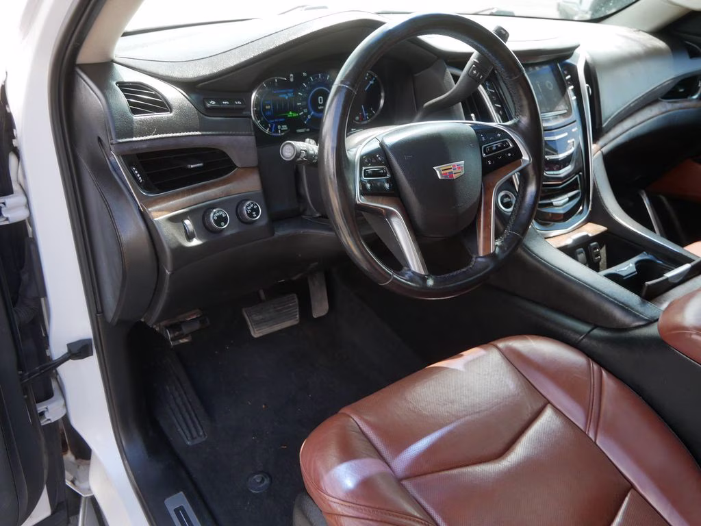 2016 Crystal White Tricoat Cadillac Escalade ESV Luxury 4X4 SUV