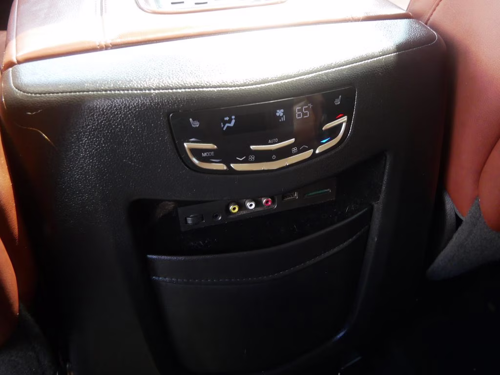 2016 Crystal White Tricoat Cadillac Escalade ESV Luxury 4X4 SUV