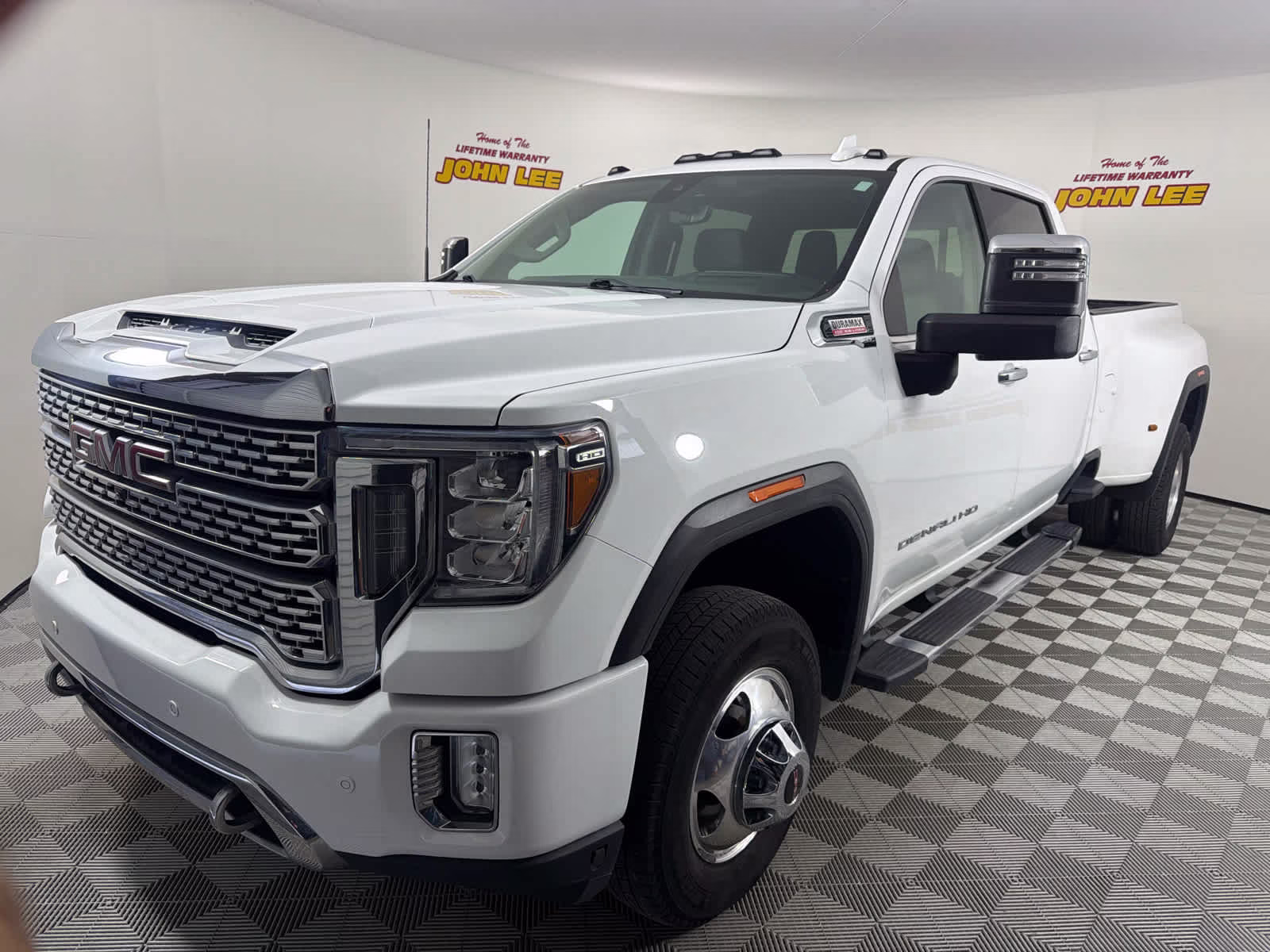 2020 GMC Sierra 4WD Crew Cab Long Box DRW Denali's photo