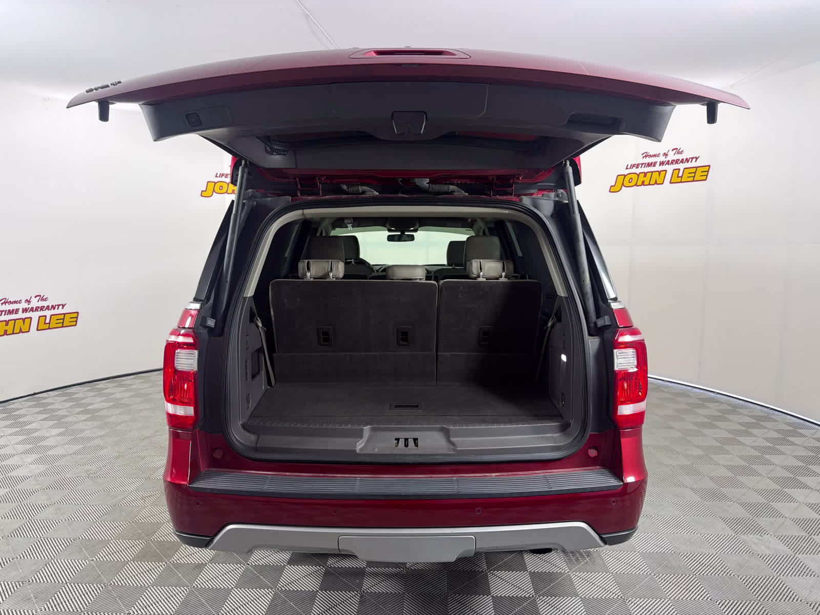 2019 Ruby Red Metallic Tinted Clearcoat Ford Expedition XLT RWD SUV