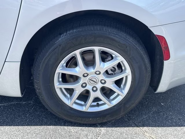 2023 Silver Mist Clearcoat Chrysler Pacifica Touring L FWD Van