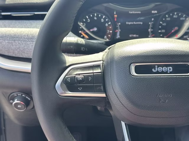 2024 Diamond Black Crystal Pearlcoat Jeep Compass Latitude 4X4 SUV