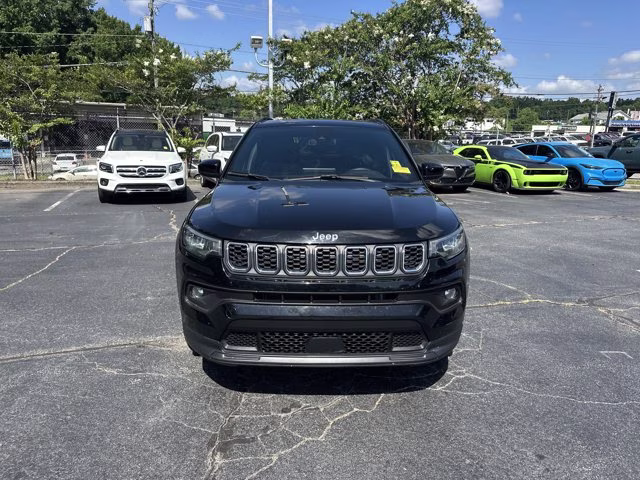 2024 Diamond Black Crystal Pearlcoat Jeep Compass Latitude 4X4 SUV