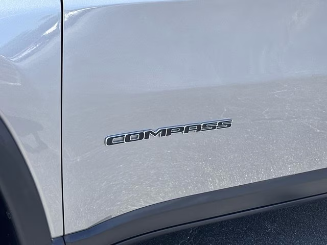 2024 Silver Jeep Compass Latitude 4X4 SUV