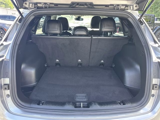 2024 Silver Jeep Compass Latitude 4X4 SUV