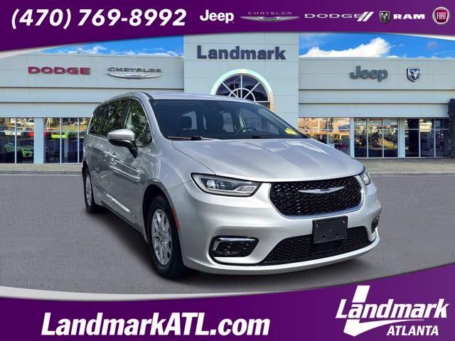 2023 Silver Mist Clearcoat Chrysler Pacifica Touring L FWD Van