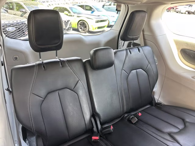 2023 Silver Mist Clearcoat Chrysler Pacifica Touring L FWD Van