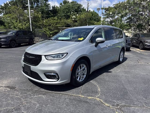 2023 Silver Mist Clearcoat Chrysler Pacifica Touring L FWD Van