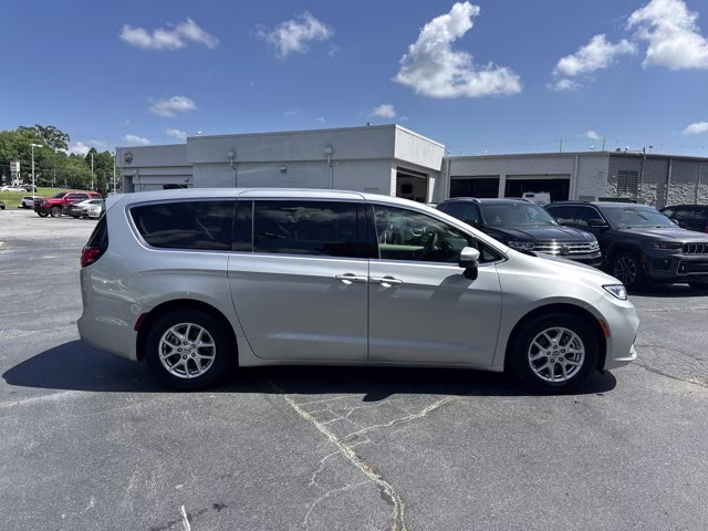 2023 Silver Mist Clearcoat Chrysler Pacifica Touring L FWD Van