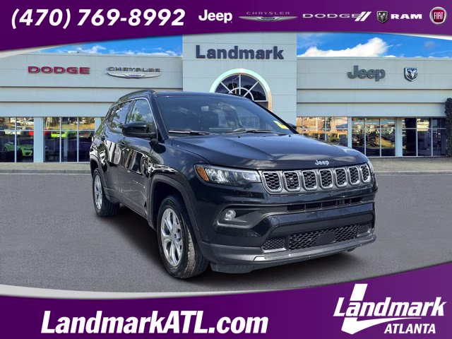 2024 Diamond Black Crystal Pearlcoat Jeep Compass Latitude 4X4 SUV