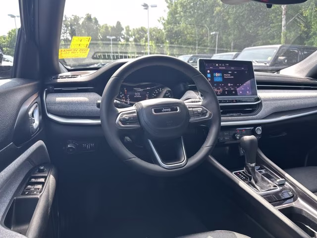 2024 Diamond Black Crystal Pearlcoat Jeep Compass Latitude 4X4 SUV