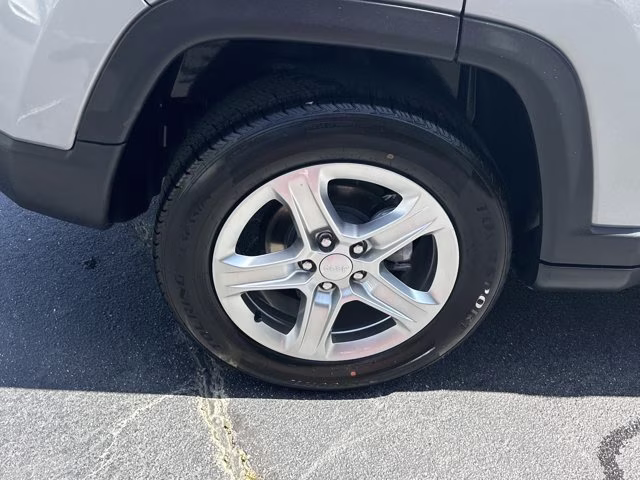 2024 Silver Jeep Compass Latitude 4X4 SUV