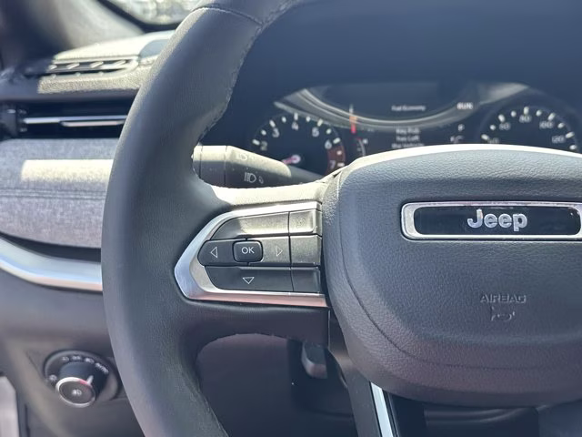2024 Silver Jeep Compass Latitude 4X4 SUV
