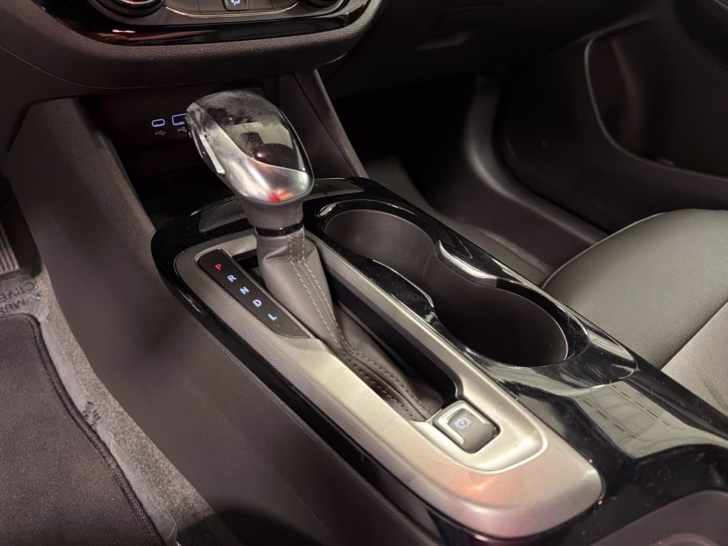 2025 Summit White Buick Envista Sport Touring FWD SUV