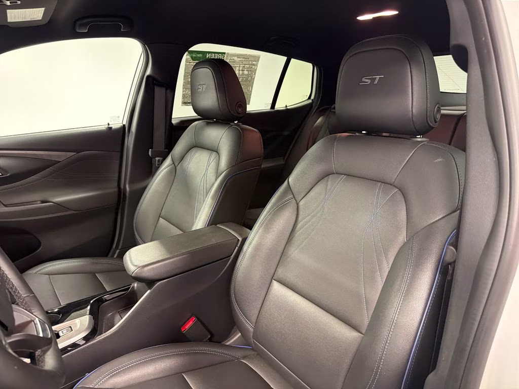 2025 Summit White Buick Envista Sport Touring FWD SUV