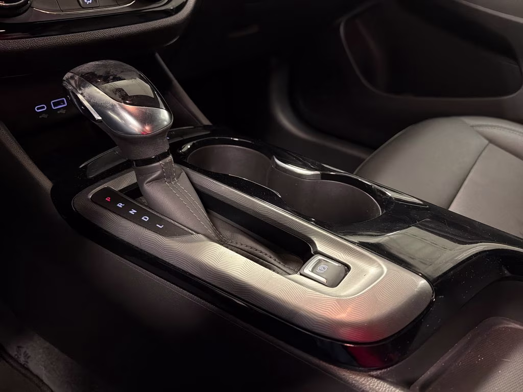 2025 Summit White Buick Envista Sport Touring FWD SUV
